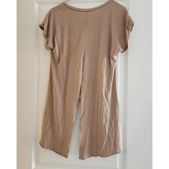 Short Sleeve High Slit Top - Picture 2 of 3